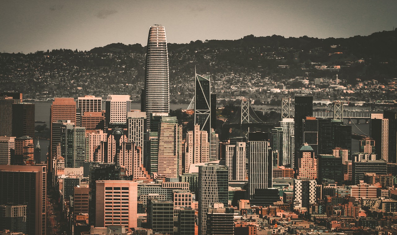 她时常出现 她时常出现